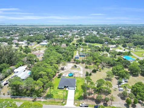 5566 Pinetree Drive Fort Pierce FL 34982