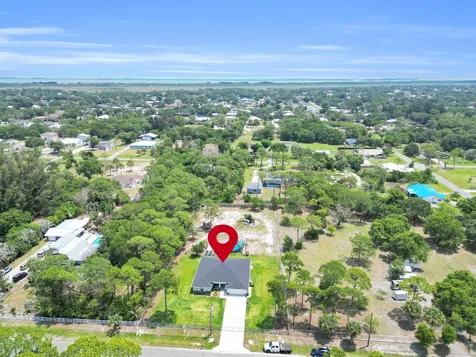 5566 Pinetree Drive Fort Pierce FL 34982