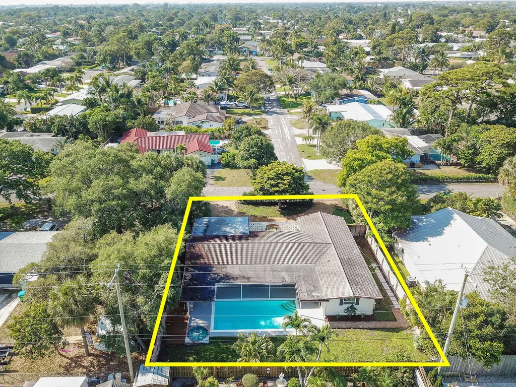 711 SW 25th Place Boynton Beach FL 33435