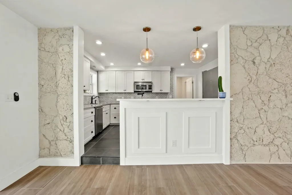 711 SW 25th Place Boynton Beach FL 33435