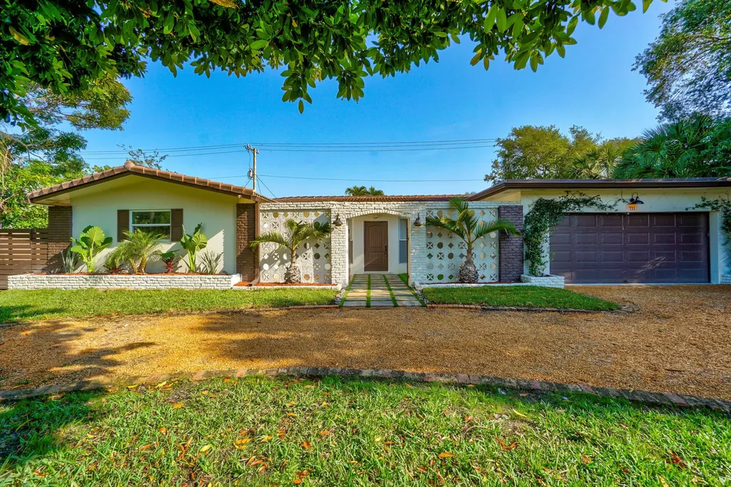 711 SW 25th Place Boynton Beach FL 33435