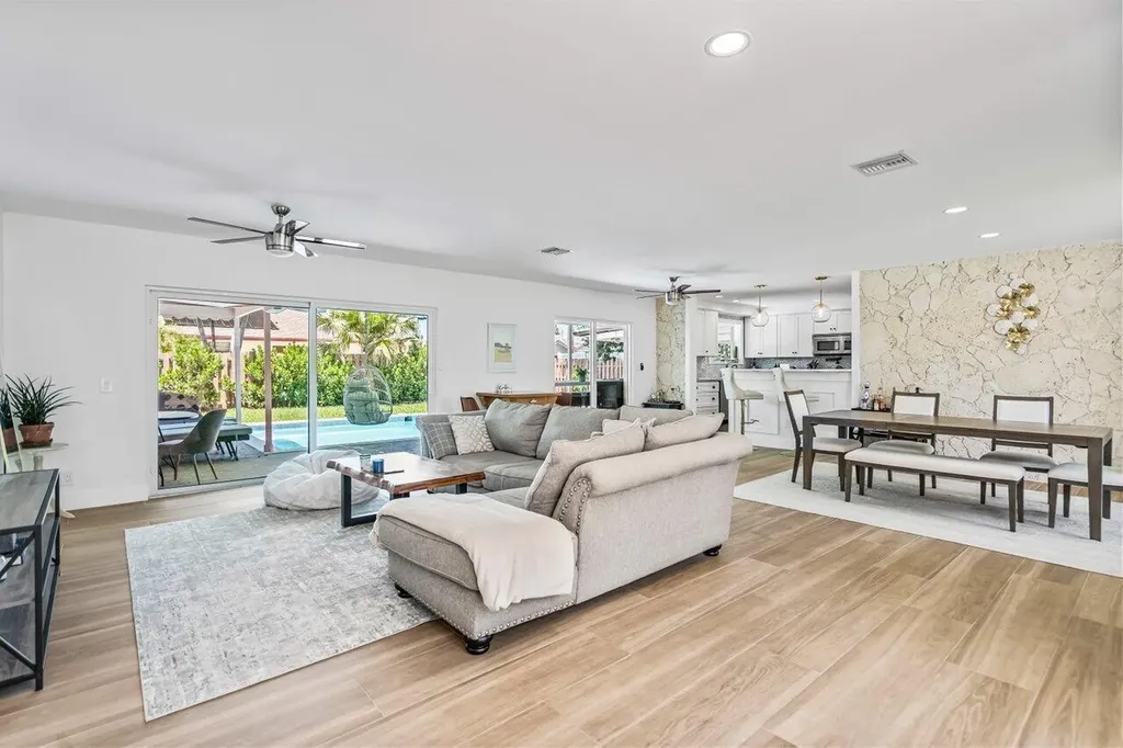 711 SW 25th Place Boynton Beach FL 33435