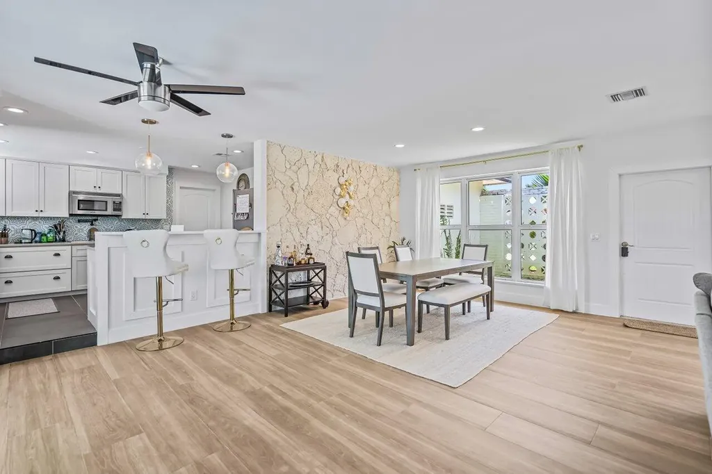 711 SW 25th Place Boynton Beach FL 33435