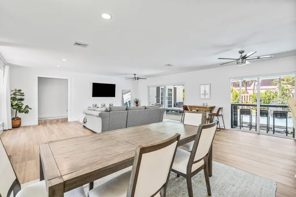 711 SW 25th Place Boynton Beach FL 33435