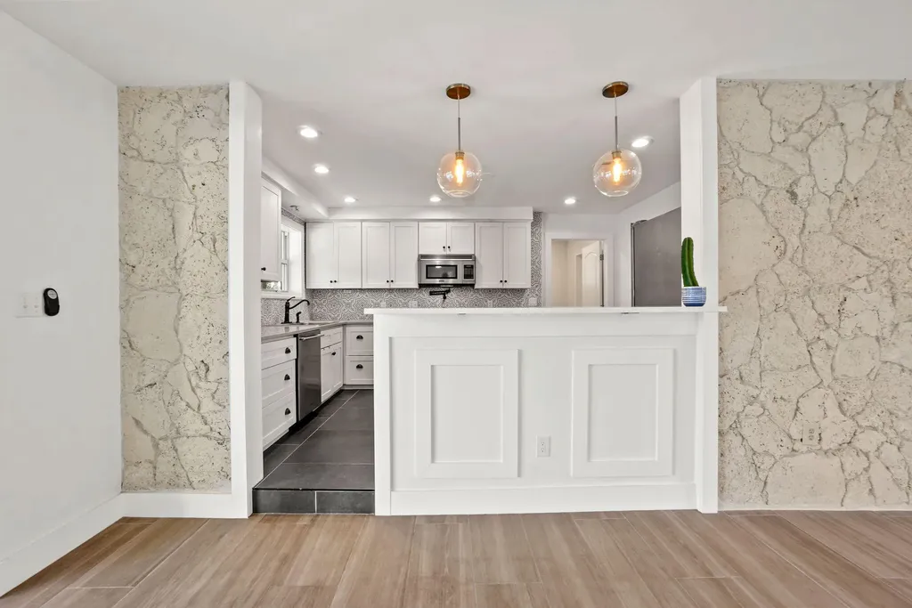 711 SW 25th Place Boynton Beach FL 33435