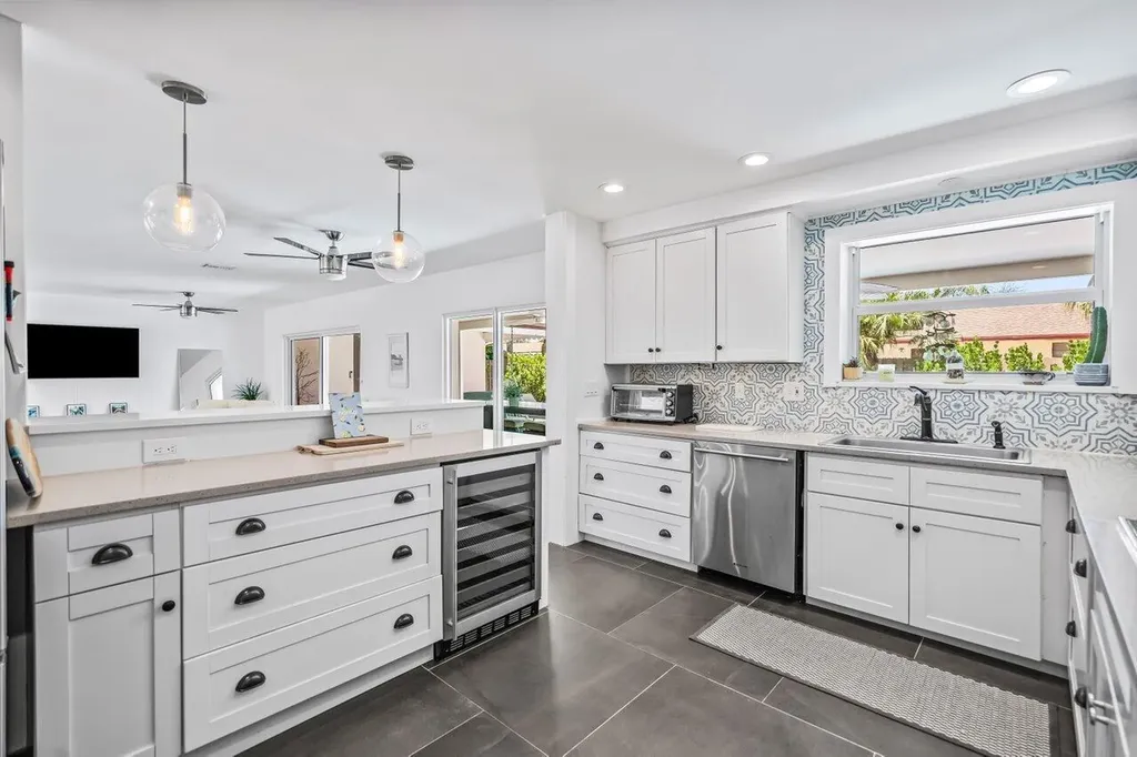 711 SW 25th Place Boynton Beach FL 33435
