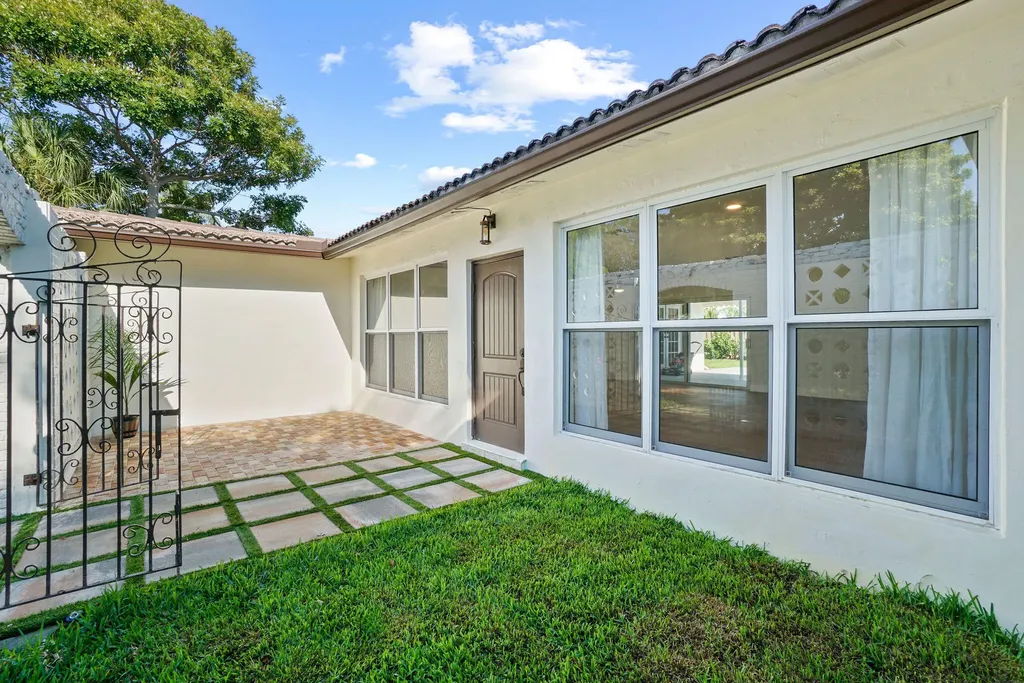 711 SW 25th Place Boynton Beach FL 33435
