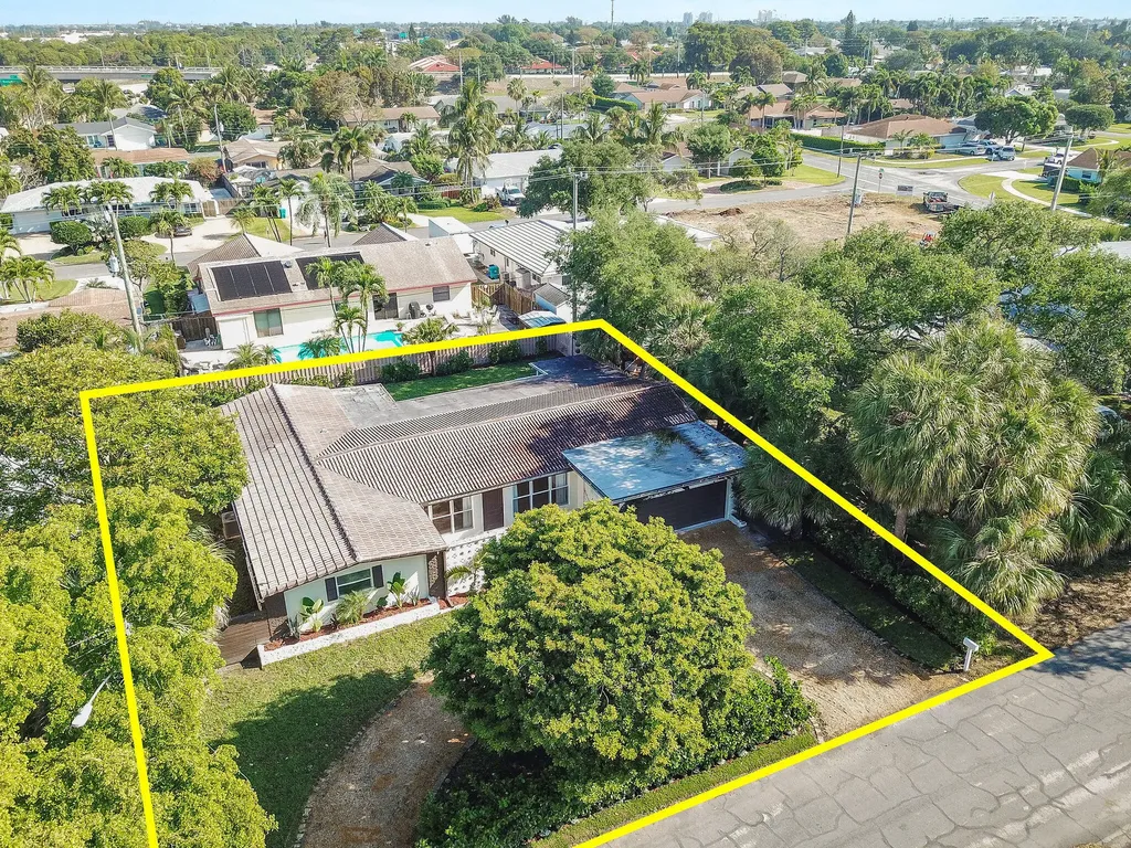 711 SW 25th Place Boynton Beach FL 33435