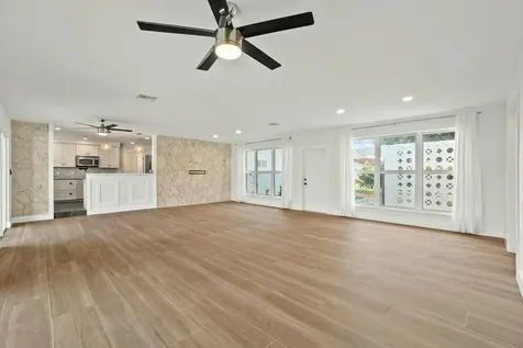 711 SW 25th Place Boynton Beach FL 33435