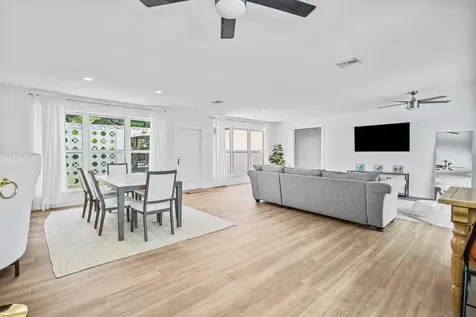 711 SW 25th Place Boynton Beach FL 33435