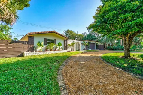 711 SW 25th Place Boynton Beach FL 33435