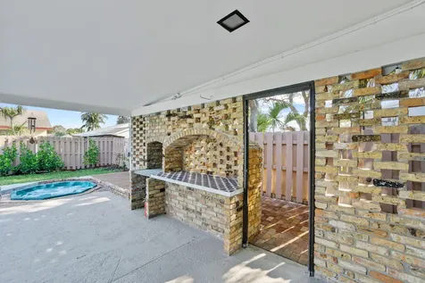 711 SW 25th Place Boynton Beach FL 33435