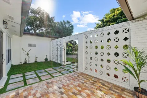 711 SW 25th Place Boynton Beach FL 33435