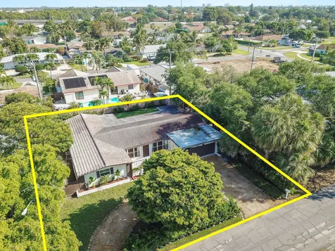711 SW 25th Place Boynton Beach FL 33435