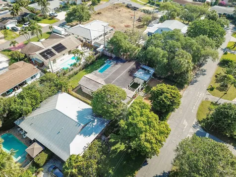 711 SW 25th Place Boynton Beach FL 33435