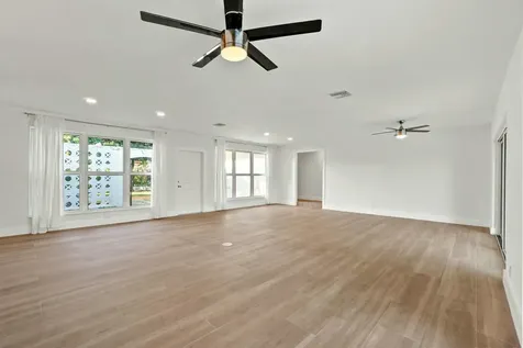 711 SW 25th Place Boynton Beach FL 33435