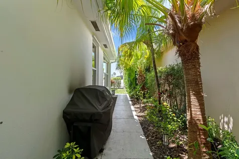 1205 Gator Trail West Palm Beach FL 33409