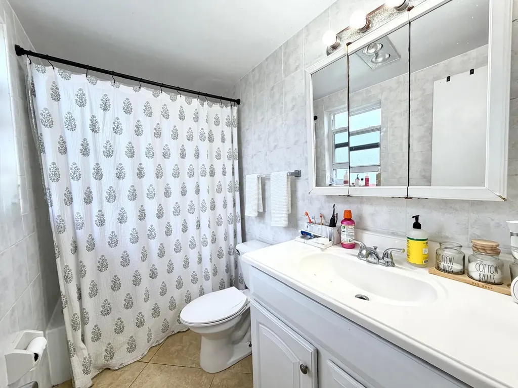 4731 NE 21st Terrace Lighthouse Point FL 33064