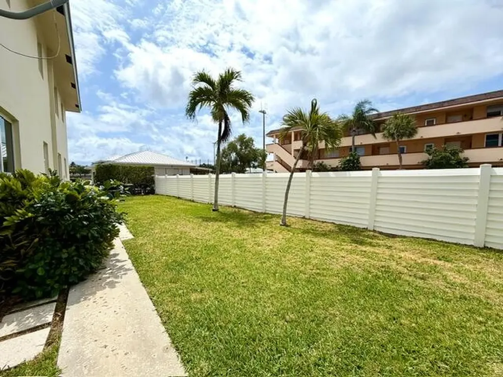 4731 NE 21st Terrace Lighthouse Point FL 33064