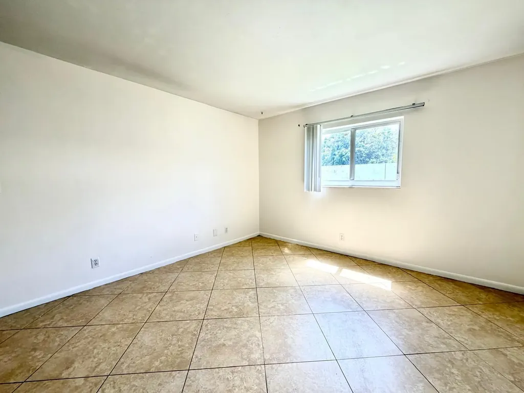 4731 NE 21st Terrace Lighthouse Point FL 33064