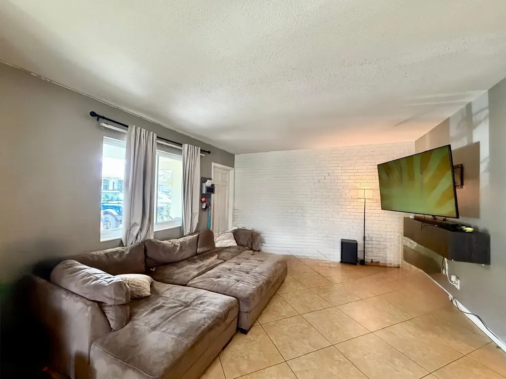 4731 NE 21st Terrace Lighthouse Point FL 33064
