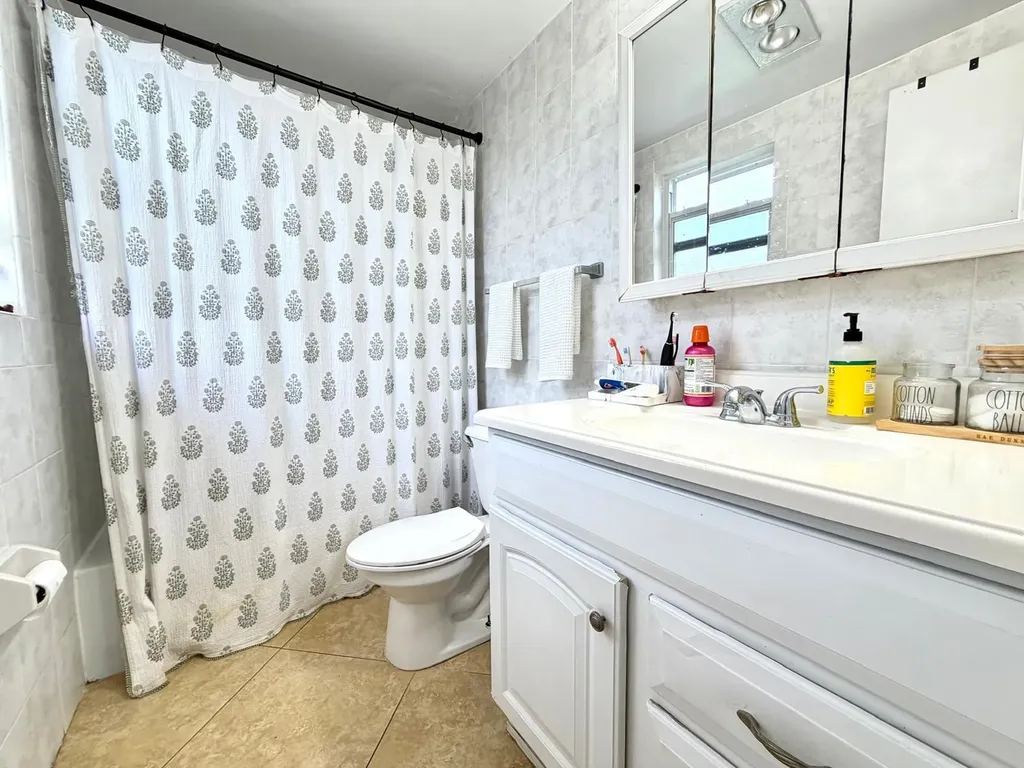 4731 NE 21st Terrace Lighthouse Point FL 33064