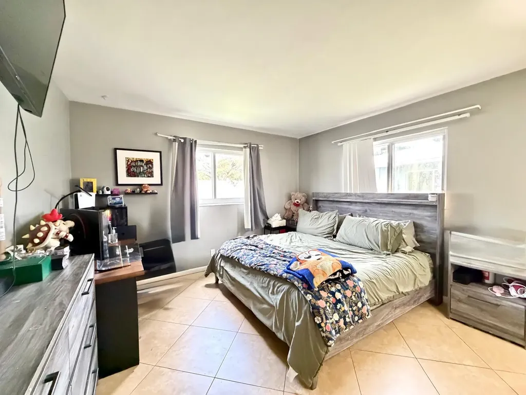 4731 NE 21st Terrace Lighthouse Point FL 33064