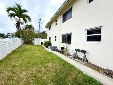 4731 NE 21st Terrace Lighthouse Point FL 33064