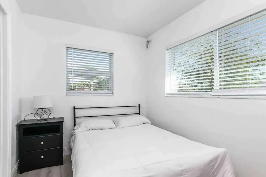 2499 NE 2nd Avenue Boca Raton FL 33431
