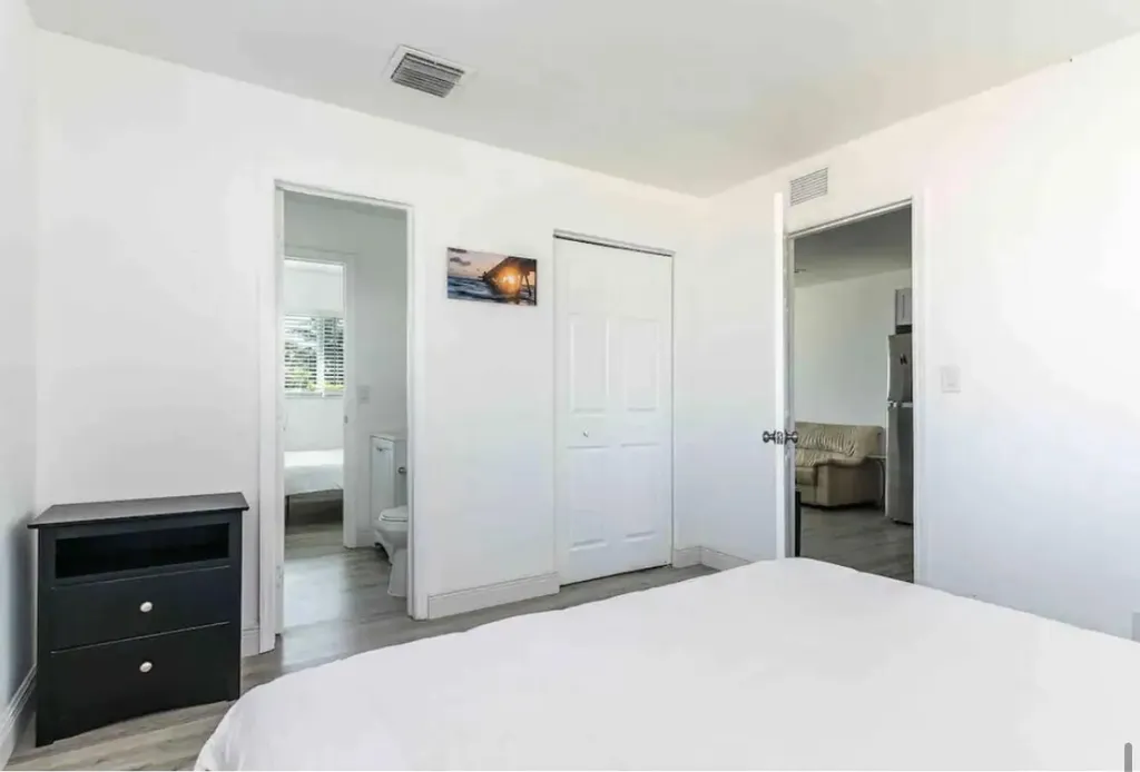 2499 NE 2nd Avenue Boca Raton FL 33431