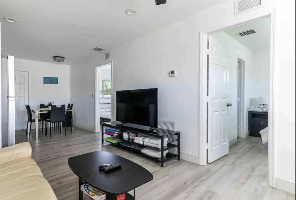 2499 NE 2nd Avenue Boca Raton FL 33431
