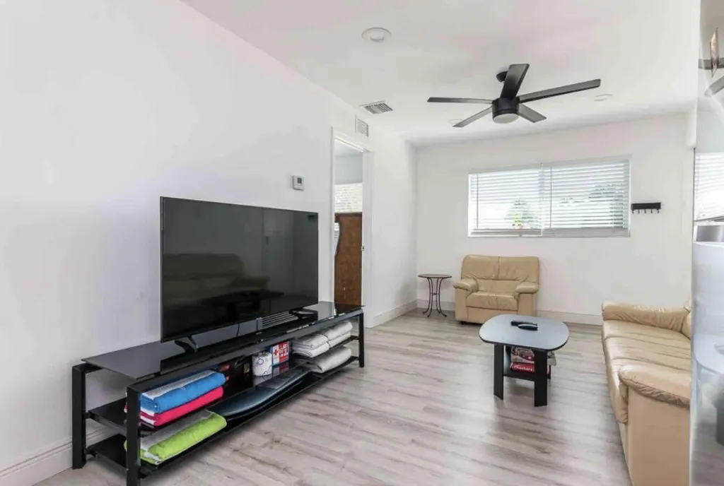 2499 NE 2nd Avenue Boca Raton FL 33431