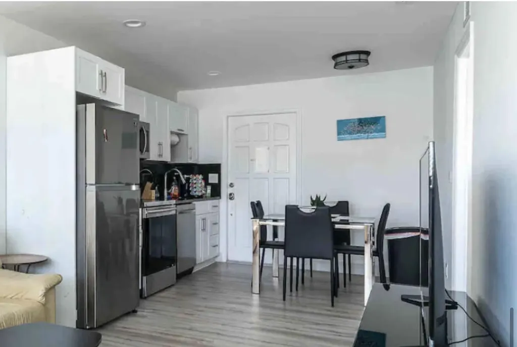 2499 NE 2nd Avenue Boca Raton FL 33431