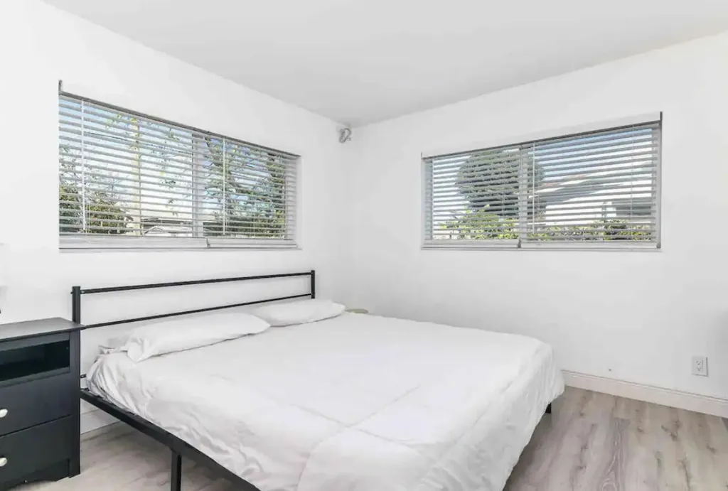2499 NE 2nd Avenue Boca Raton FL 33431
