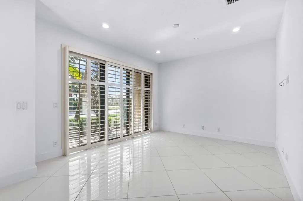 7115 Edison Place Palm Beach Gardens FL 33418
