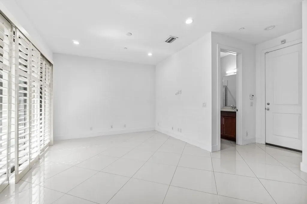 7115 Edison Place Palm Beach Gardens FL 33418