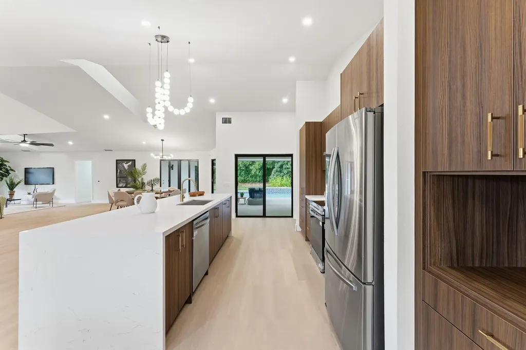 2 Dunbar Road Palm Beach Gardens FL 33418