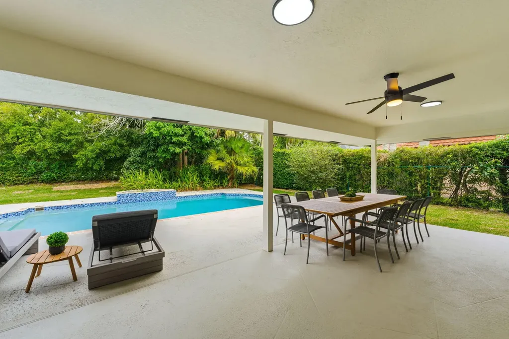 2 Dunbar Road Palm Beach Gardens FL 33418