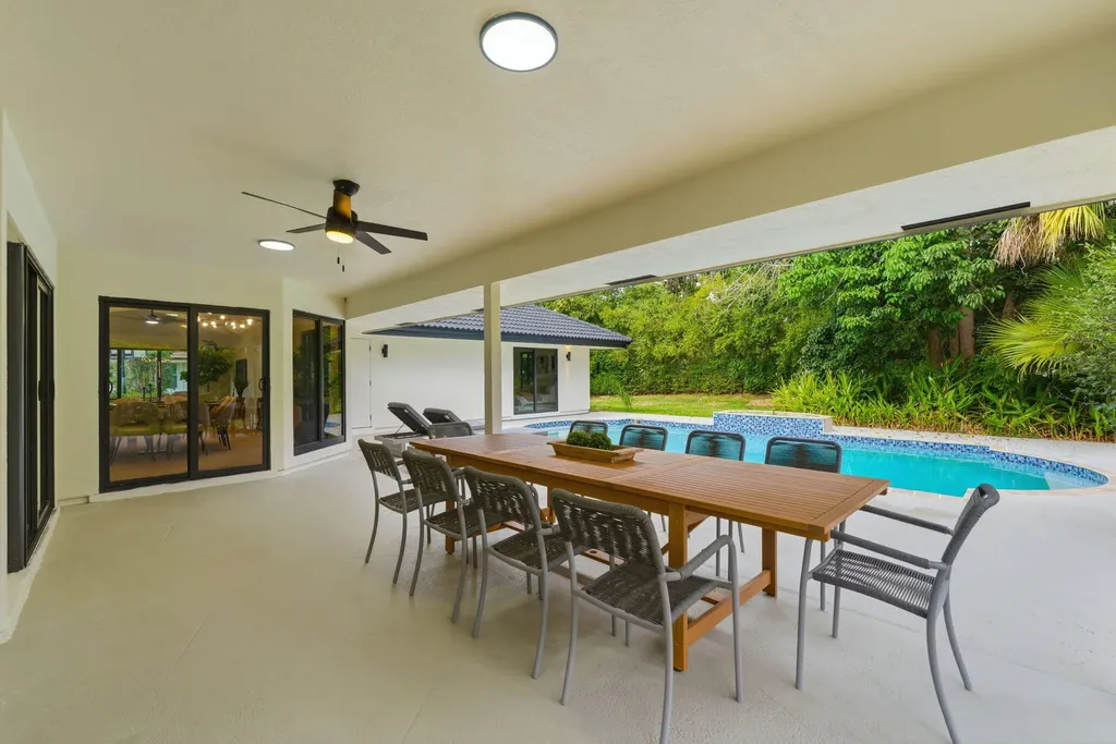 2 Dunbar Road Palm Beach Gardens FL 33418