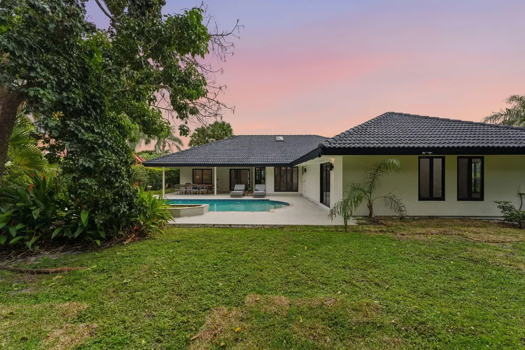 2 Dunbar Road Palm Beach Gardens FL 33418