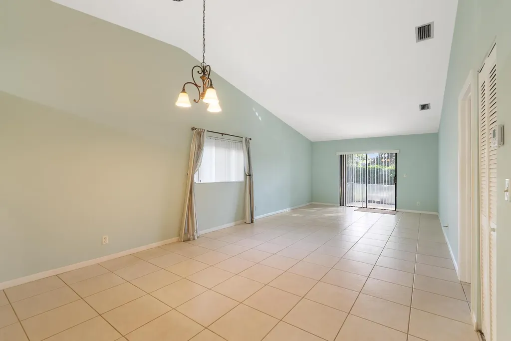 6779 Bridlewood Court Boca Raton FL 33433