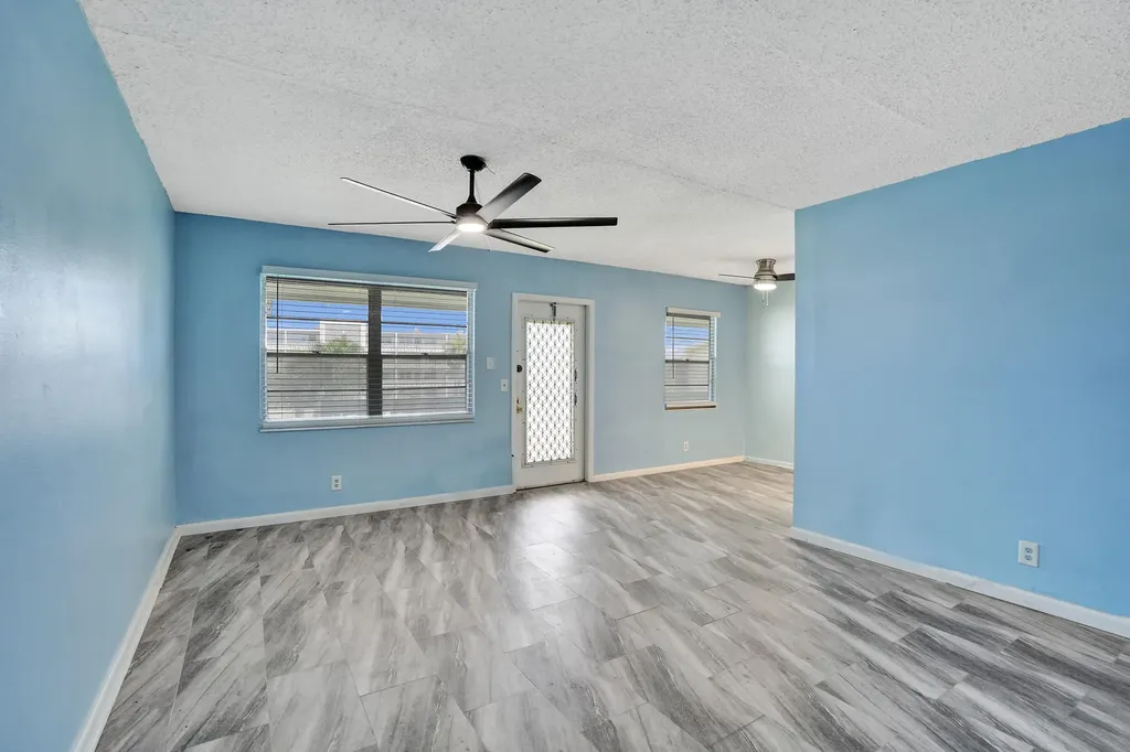 358 Oakridge T Deerfield Beach FL 33442