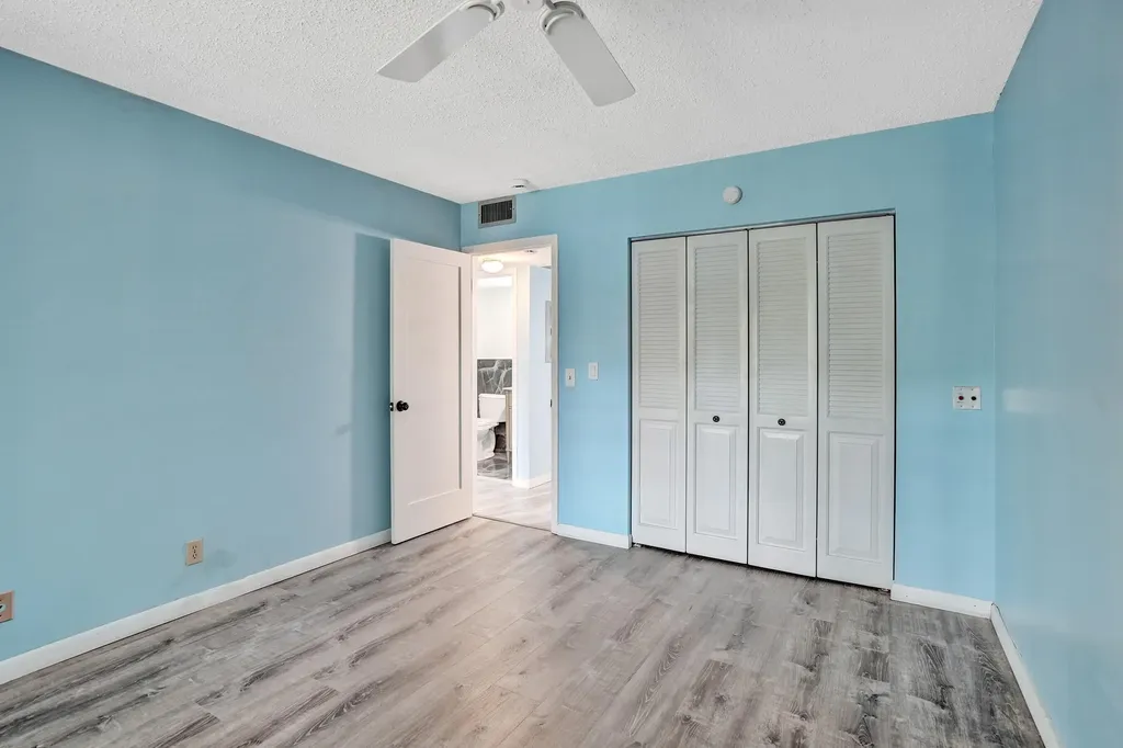 358 Oakridge T Deerfield Beach FL 33442