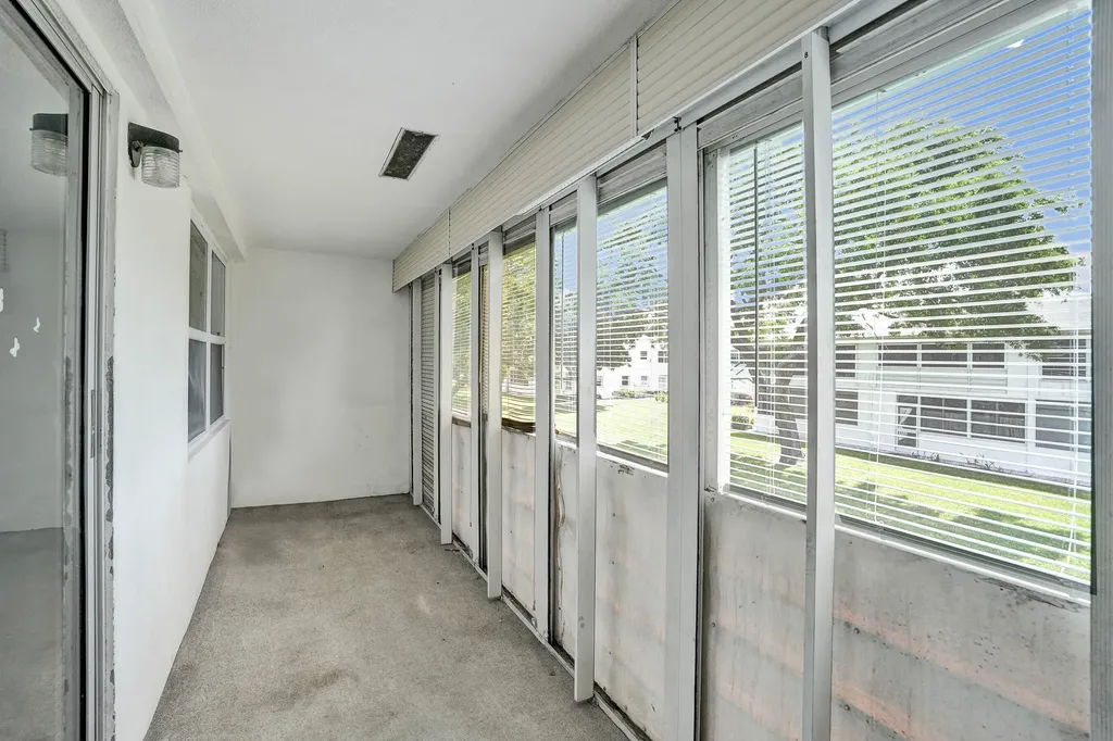 358 Oakridge T Deerfield Beach FL 33442