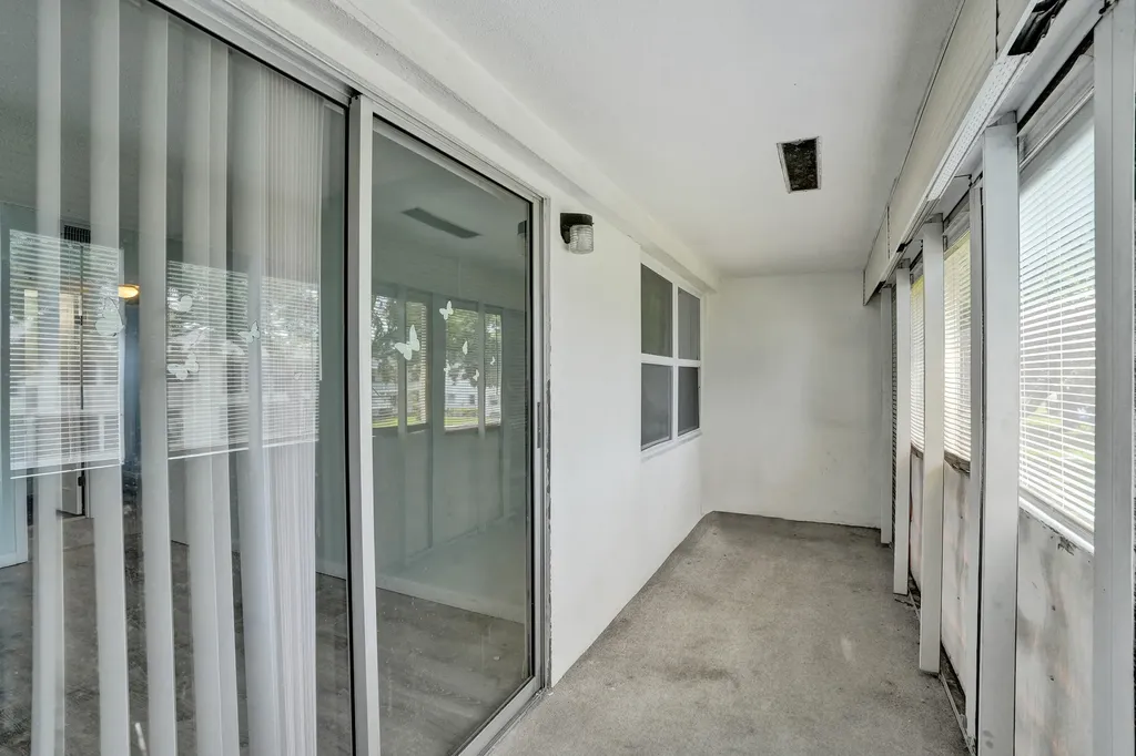 358 Oakridge T Deerfield Beach FL 33442
