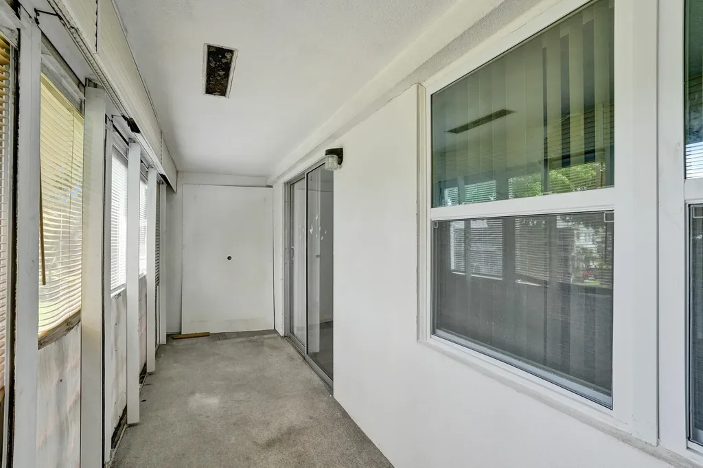 358 Oakridge T Deerfield Beach FL 33442