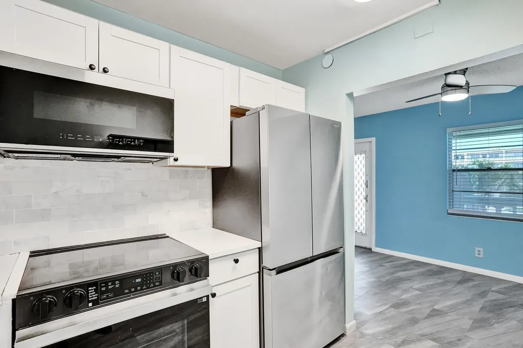 358 Oakridge T Deerfield Beach FL 33442