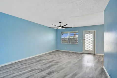358 Oakridge T Deerfield Beach FL 33442