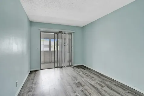 358 Oakridge T Deerfield Beach FL 33442