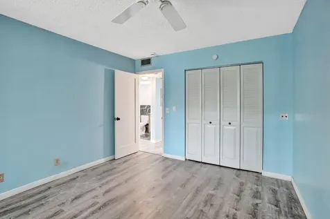 358 Oakridge T Deerfield Beach FL 33442